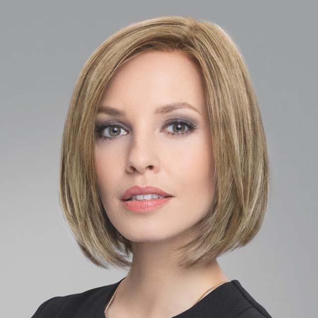 Foto Vrouw 1 met Haarwerk - Carré